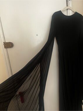 Black Long-Sleeve Pleated Maxi Dress - Elegant Evening Wear